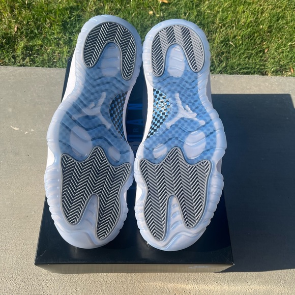 Jordan 11 Retro Low Cement Grey Size 11 Men AV2187-140 BRAND NEW - Picture 5 of 7